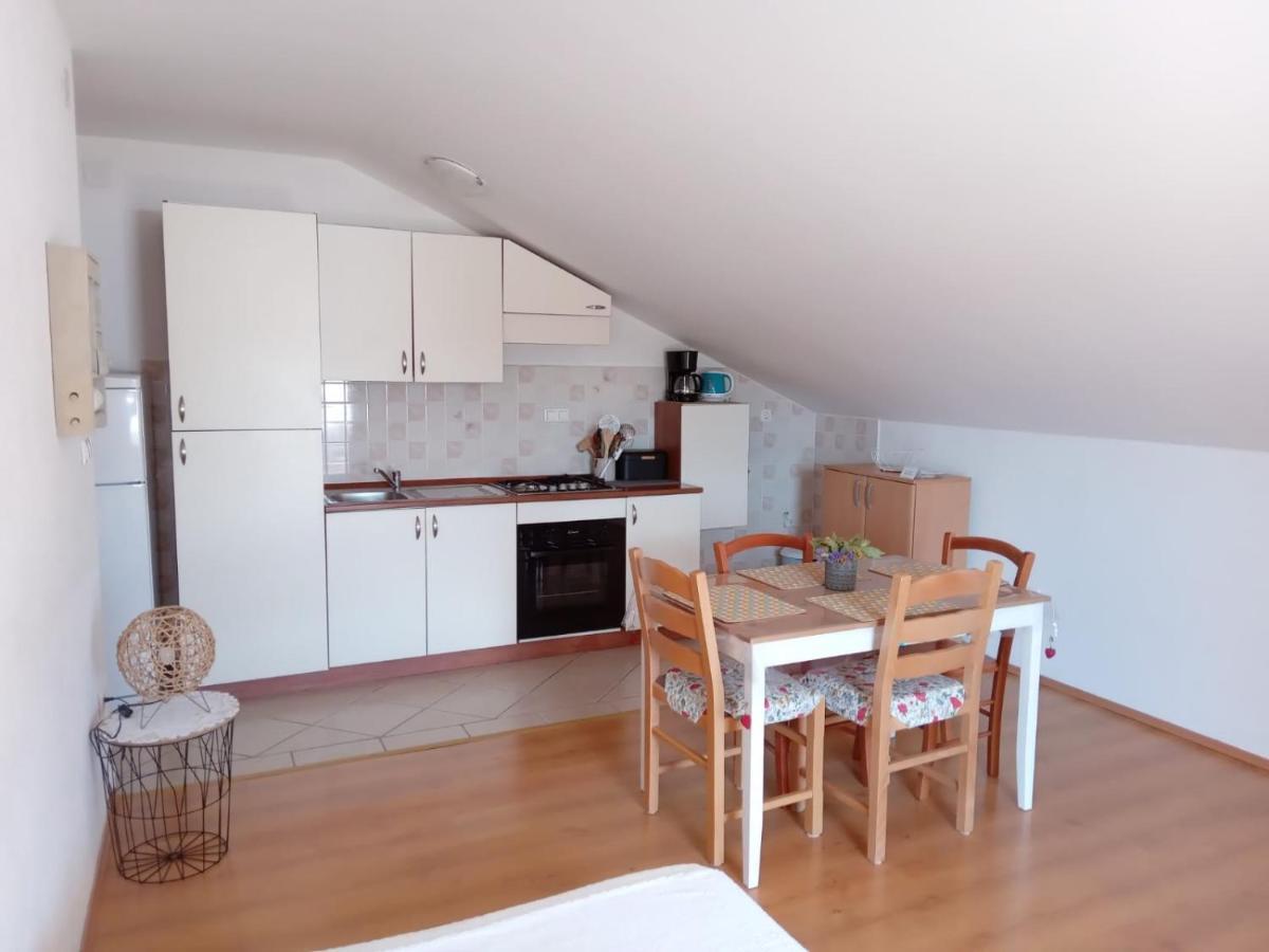 Francis Appartements Pakoštane Eksteriør bilde