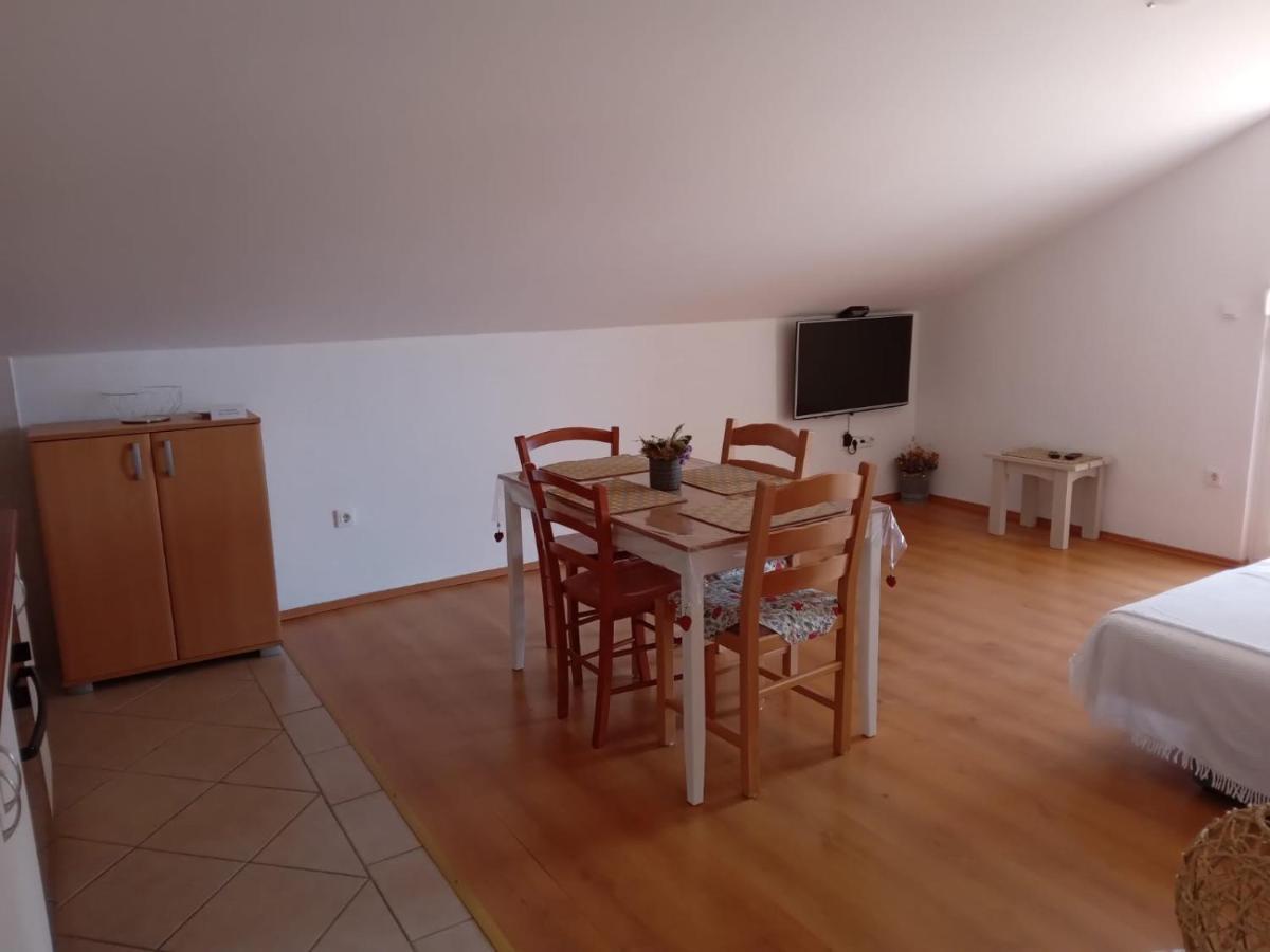 Francis Appartements Pakoštane Eksteriør bilde